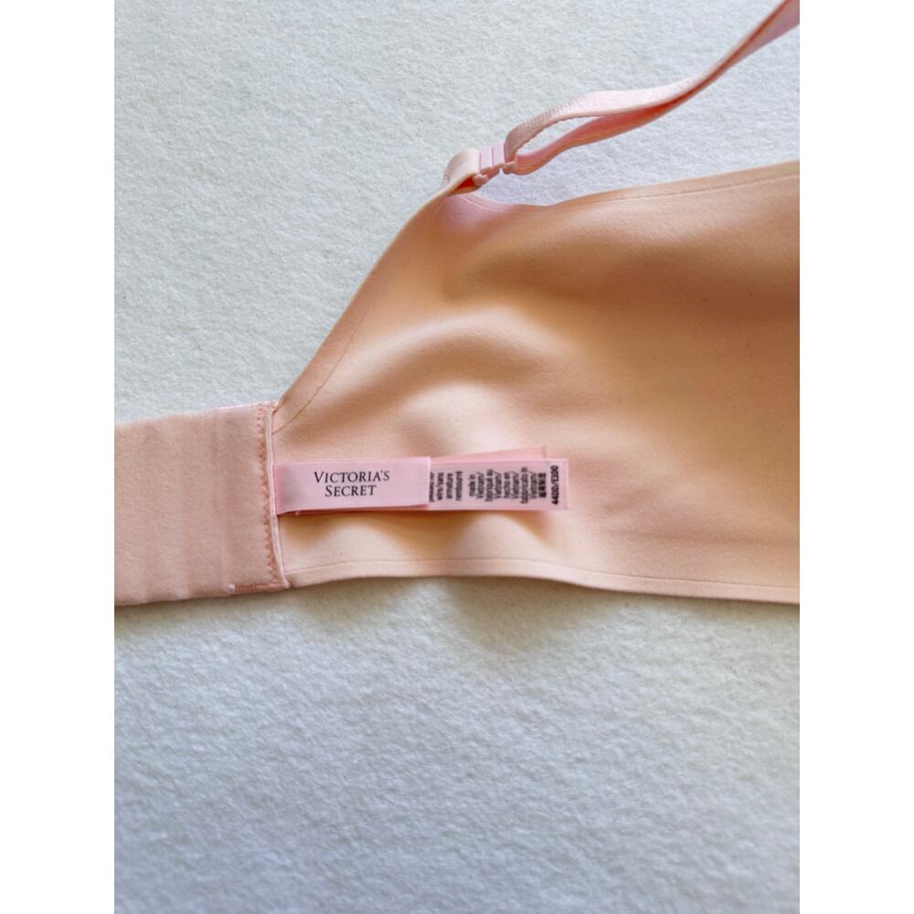Victoria’s Secret Light Pink Strapless Bra 44DD Wireless Padded Plunge - Picture 7 of 8